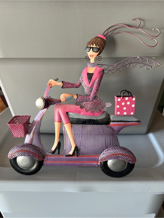 Jewelry - Metal Art Jewelry Holder